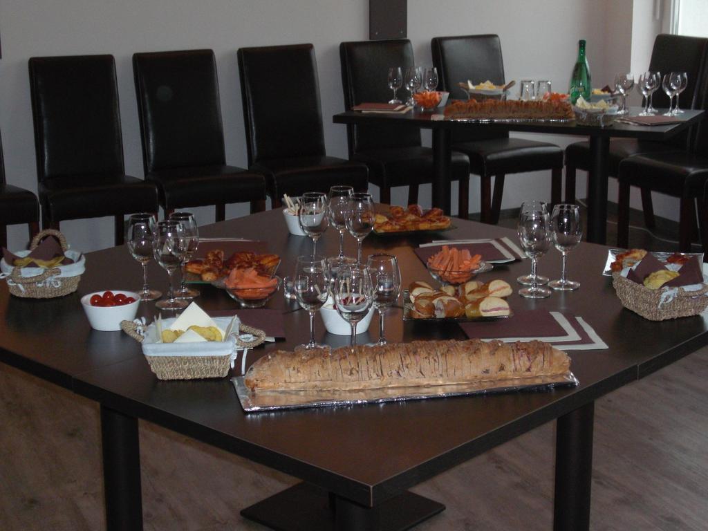 Hotel Bar Le Globe Saint-Die-des-Vosges Zewnętrze zdjęcie